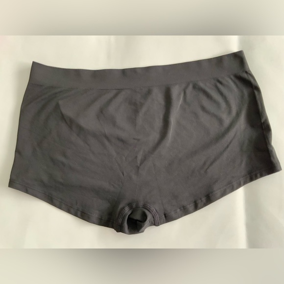 SKIMS SOFT SMOOTHING BOY SHORT - Picture 7 of 10